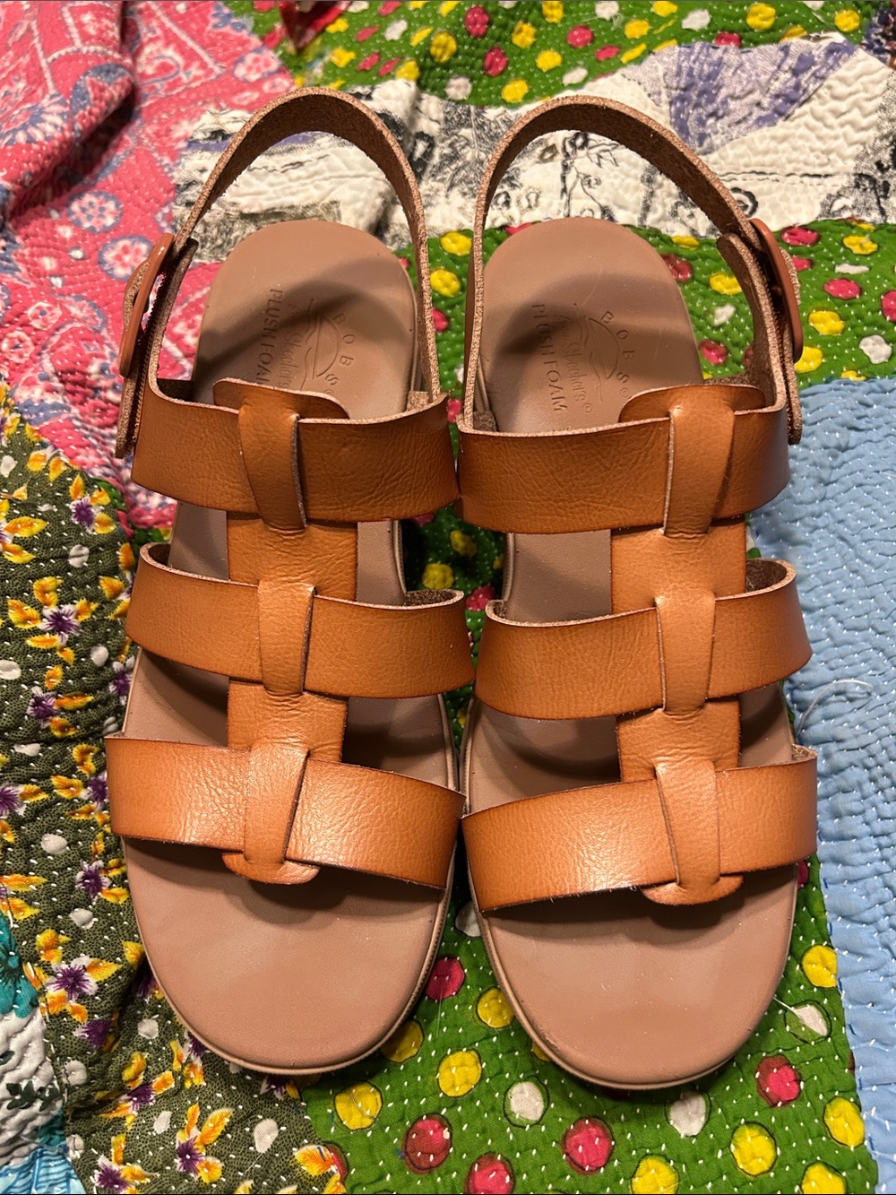 Bobs Women’s Tan Leather Strappy Sandals sz 8 w heel